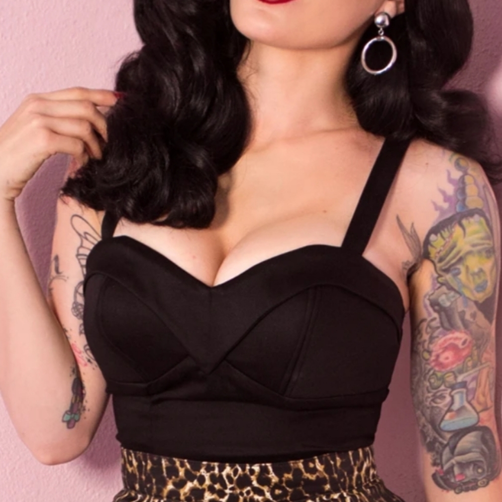 Maneater top